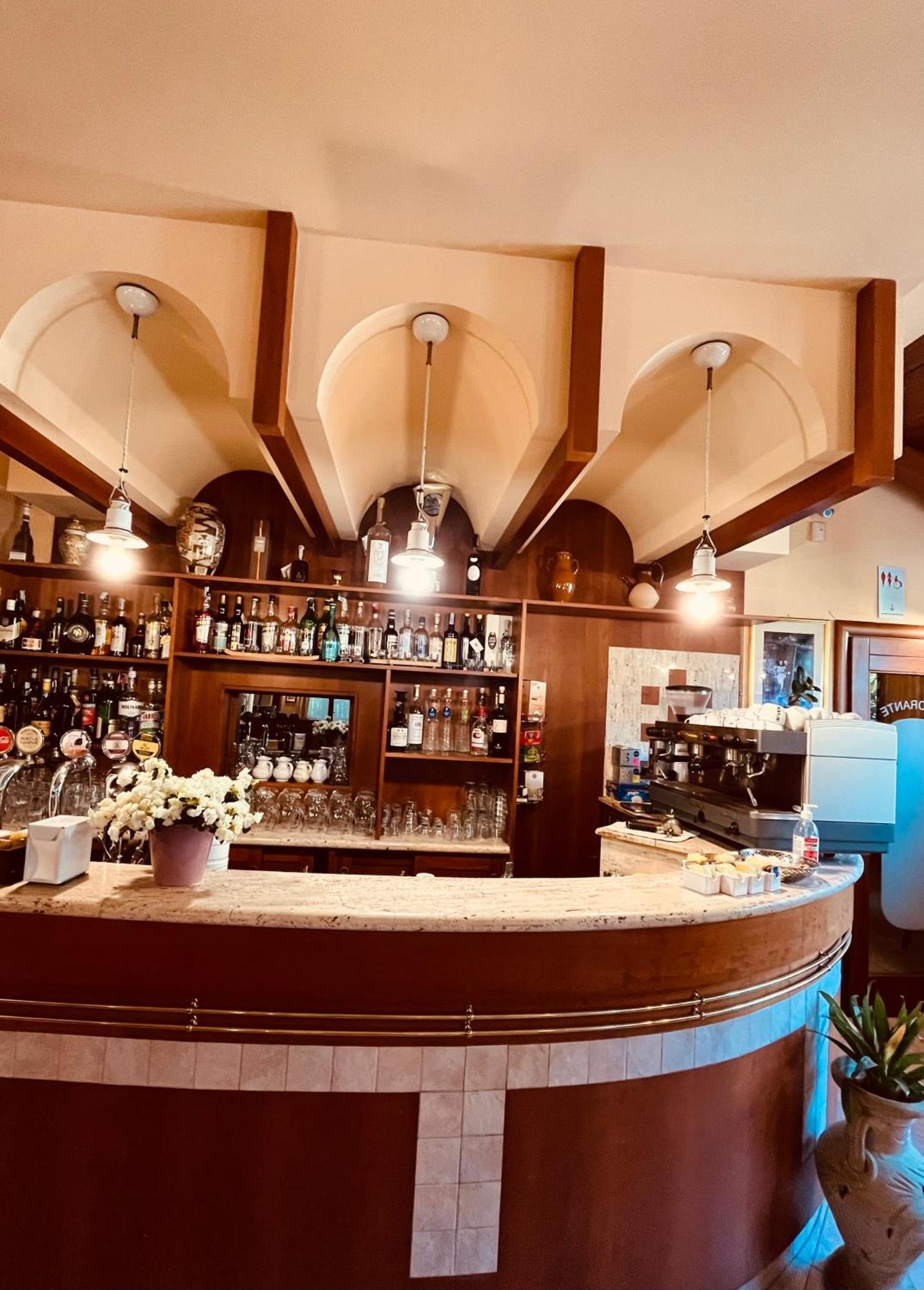 Hotel Ristorante Montenerone Apecchio Eksteriør bilde