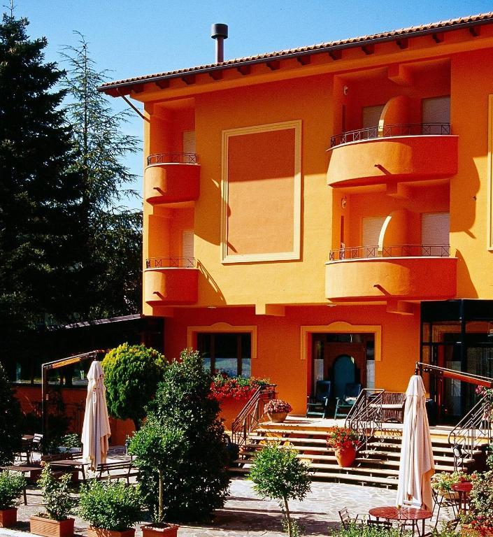 Hotel Ristorante Montenerone Apecchio Eksteriør bilde